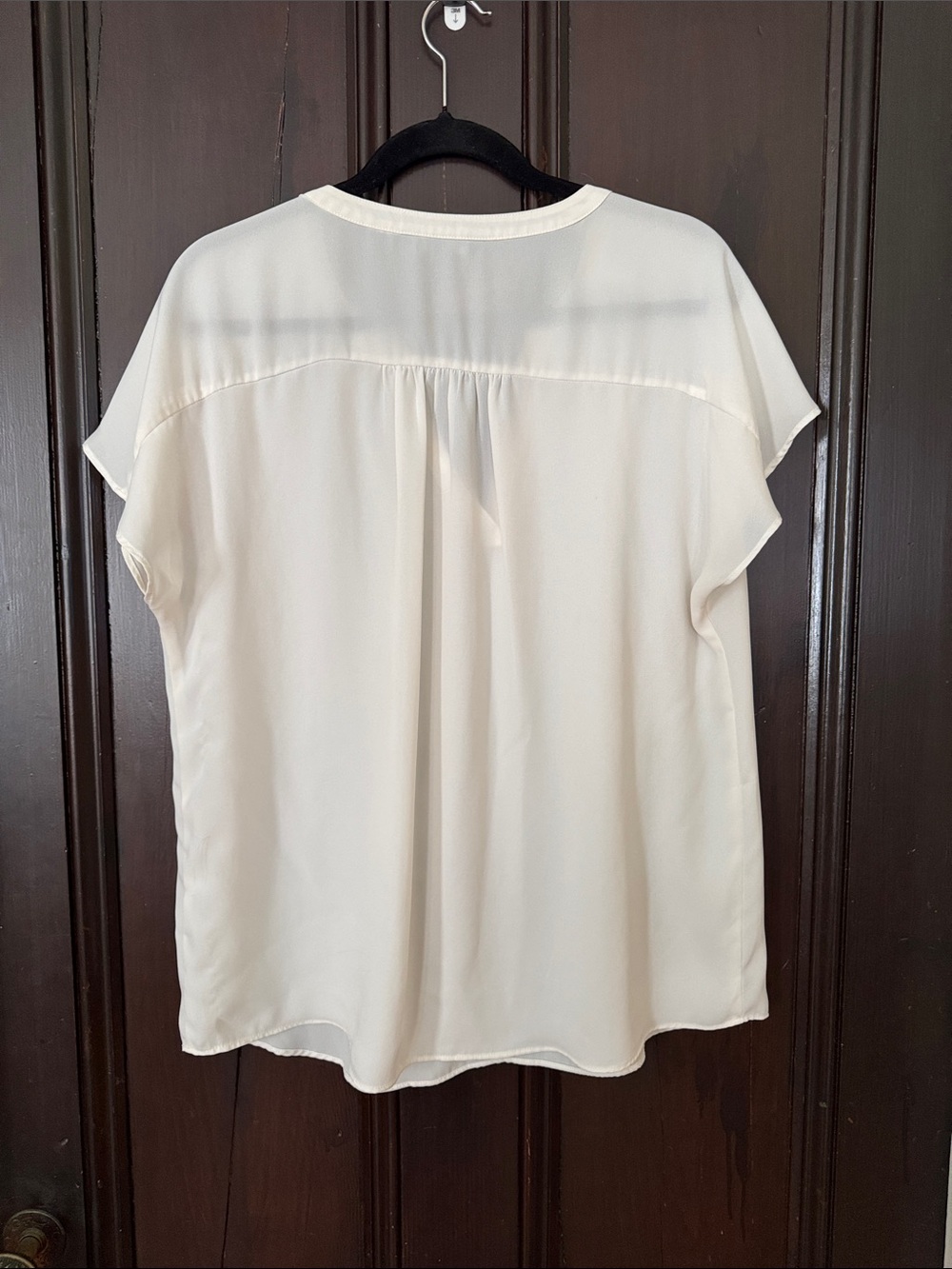 Banana Republic Ivory Split V-Neck Flutter Sleeve Top - Picture 3 of 3